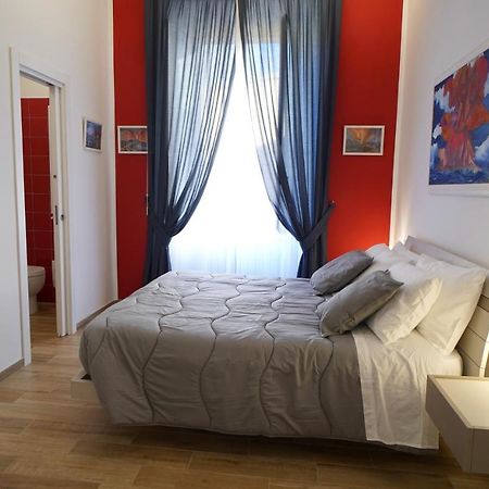 A Un Passo Da Tutto... Hotel Наполи Екстериор снимка