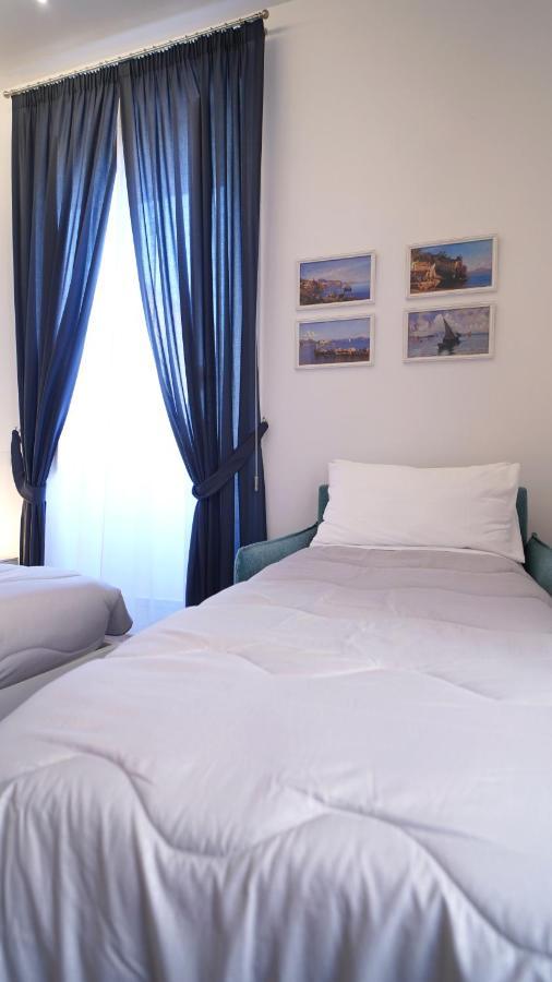 A Un Passo Da Tutto... Hotel Наполи Екстериор снимка