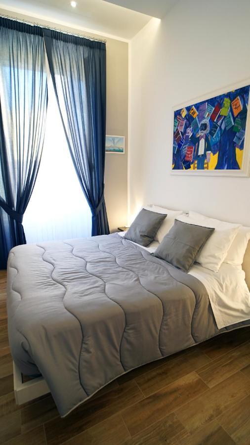 A Un Passo Da Tutto... Hotel Наполи Екстериор снимка